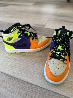 Little Boys Air Jordan Nike Mid SE - Volt Vivid Orange Shoes - Size 13